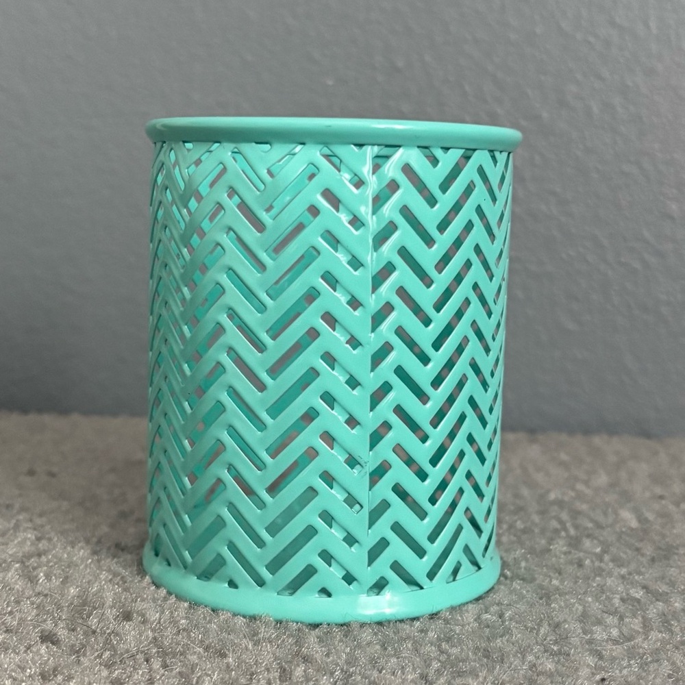 T.J.Maxx Turquoise Metal Pen Holder